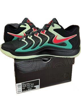 Nike KD Low Basketball Shoes in Black, Bright Crimson Size 10.5 NEW IN BOX